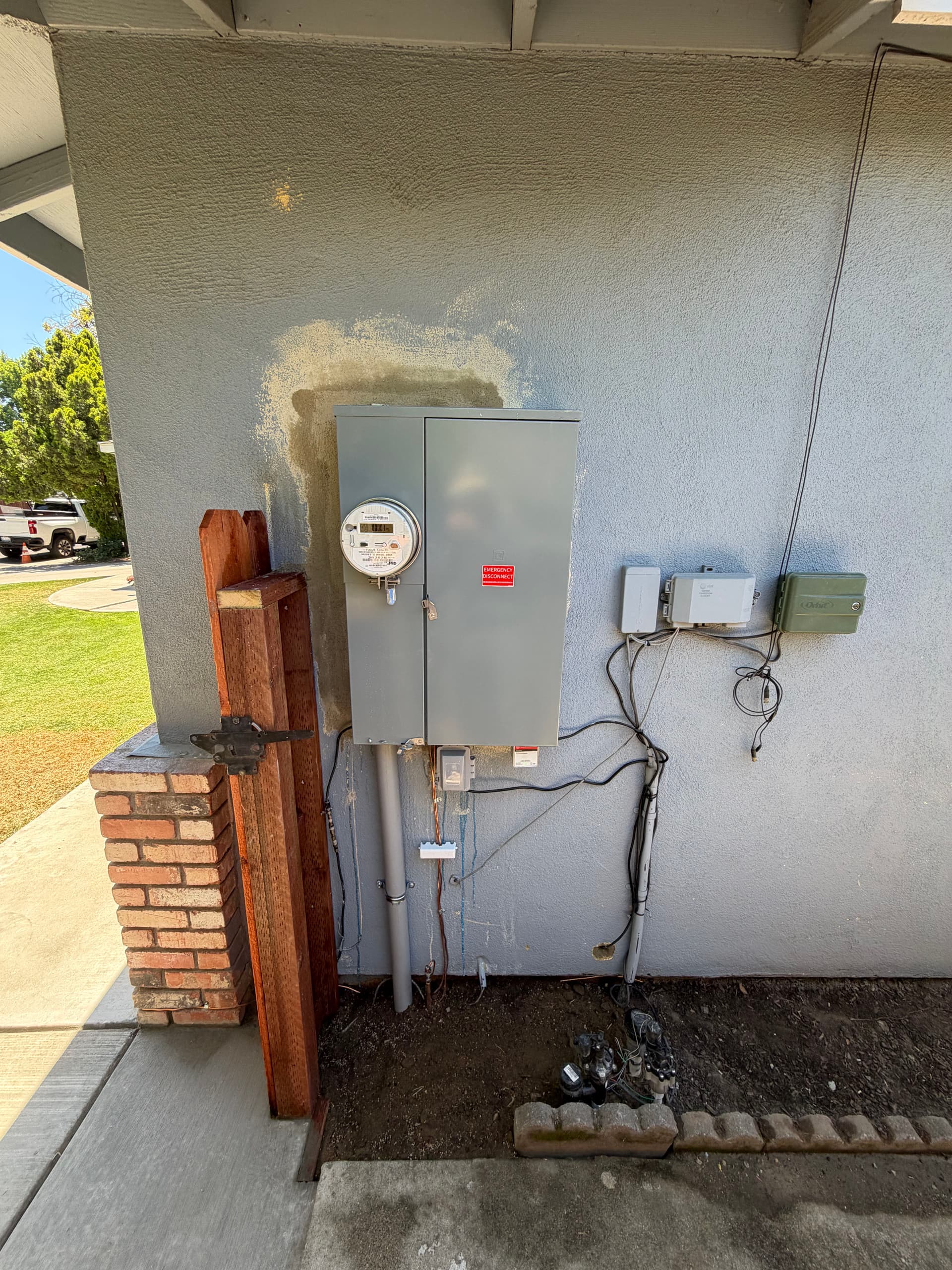 Gallery photos for 100 to 200 Amp Panel Upgrade With Full Trenching: Image #4