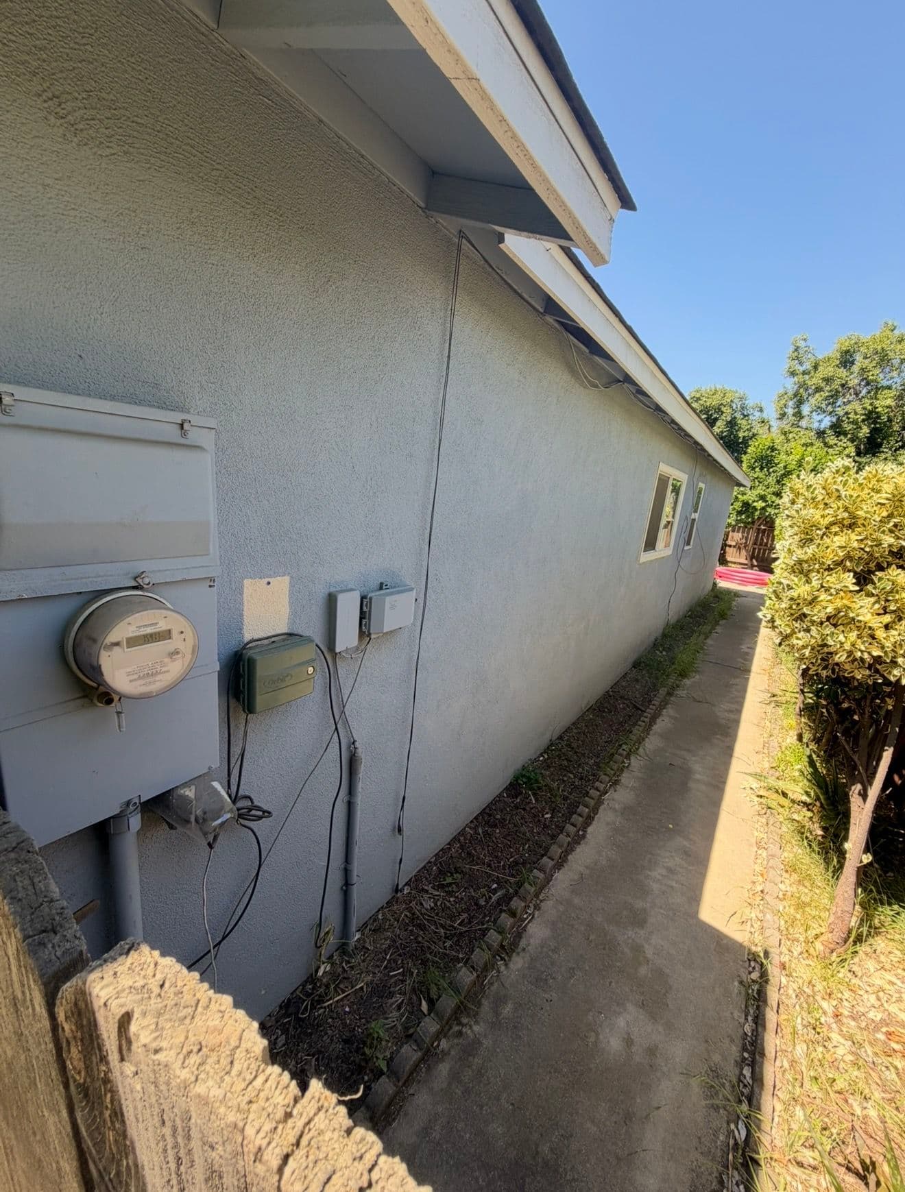 Gallery photos for 100 to 200 Amp Panel Upgrade With Full Trenching: Image #1